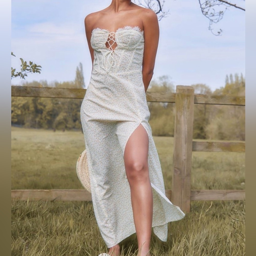 PrettyLittleThing Cream Floral Lace-Up Maxi Dress